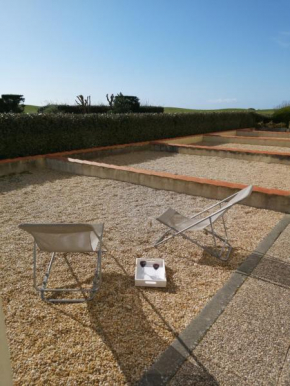 Beau studio avec piscine quartier du golf, à 50m de la mer